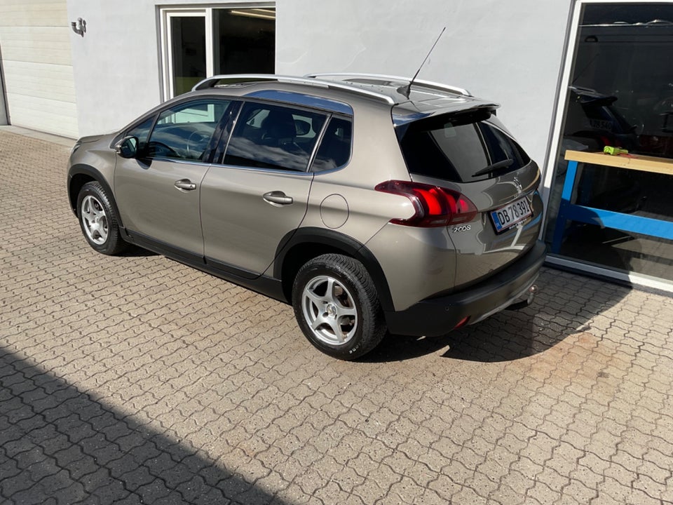 Peugeot 2008 1,6 BlueHDi 100 Allure Sky 5d