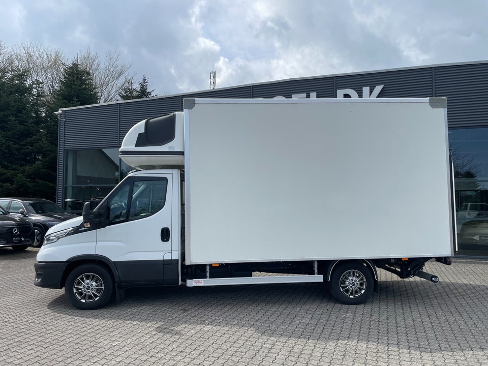Iveco Daily 3,0 35S18 4100mm Box m/lift AG8