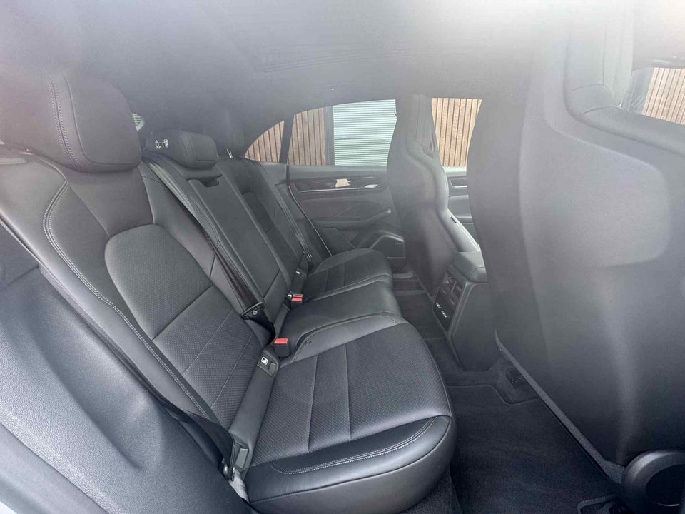 Porsche Macan 4 5d