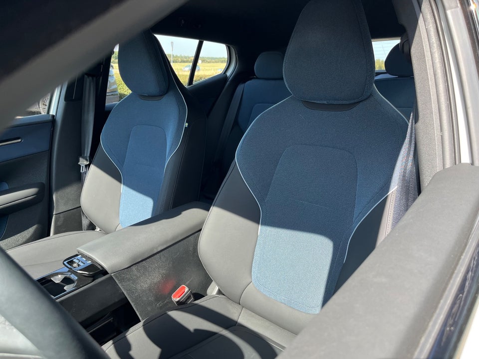 Volvo EX30 Extended Range Plus 5d
