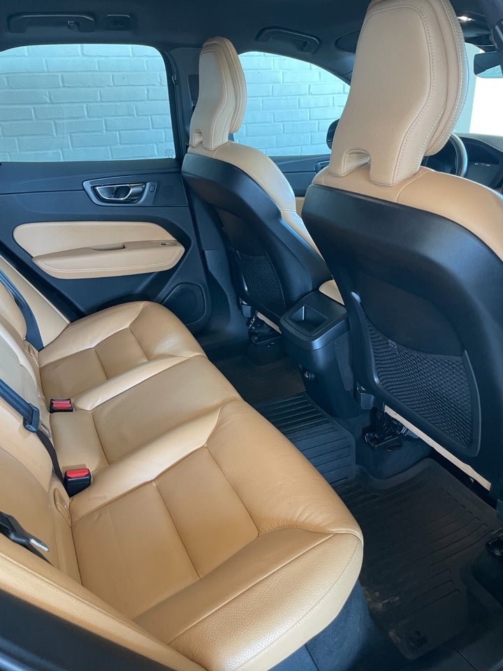 Volvo XC60 2,0 T5 250 Inscription aut. 5d
