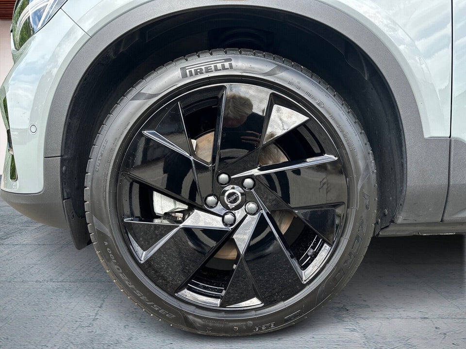 Volvo EX40 Extended Range Black Edition Excess 5d