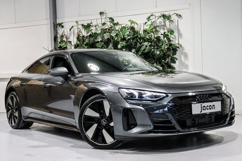 Audi e-tron GT quattro 4d