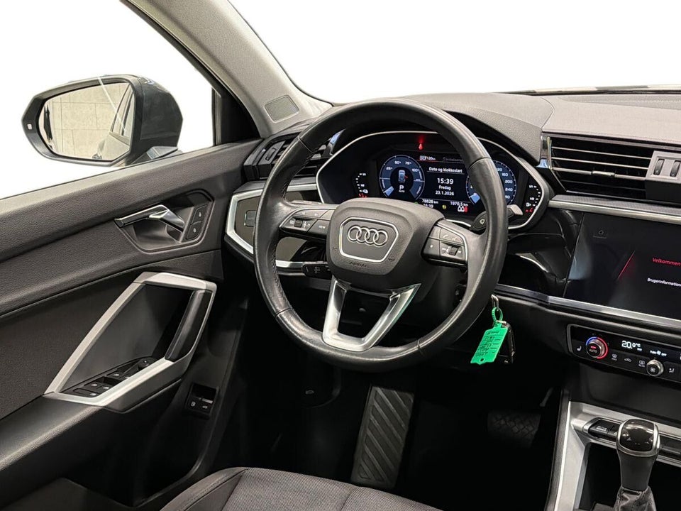 Audi Q3 45 TFSi e Attitude plus S-tr. 5d