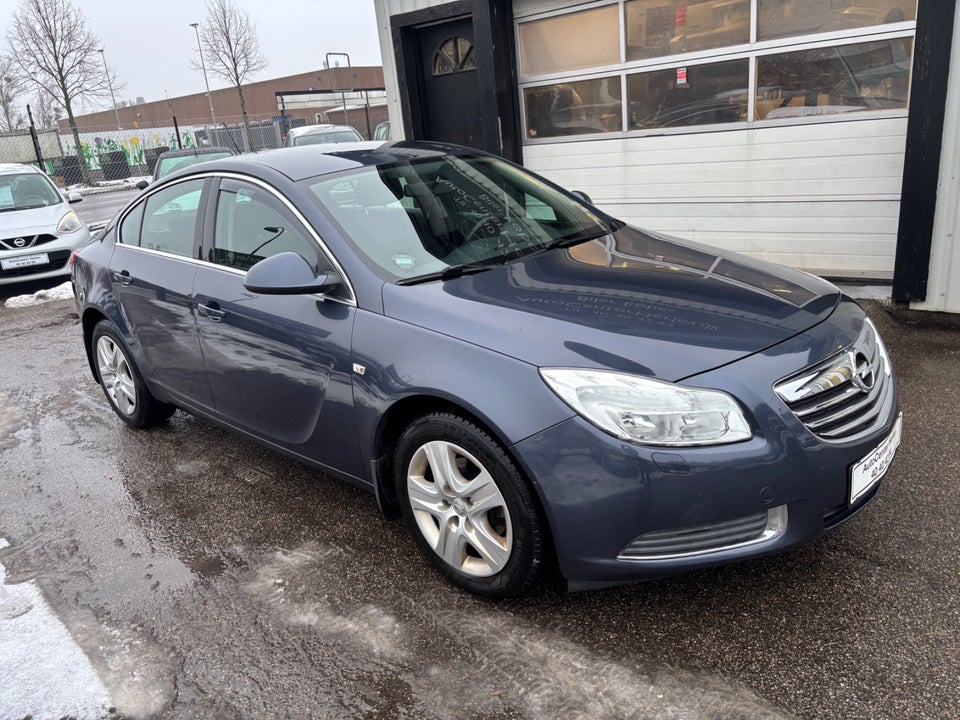 Opel Insignia 1,8 Edition 4d