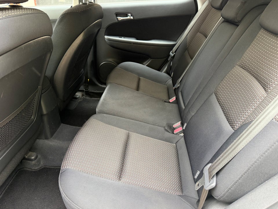 Hyundai i30 1,4 CVVT 109 Comfort 5d