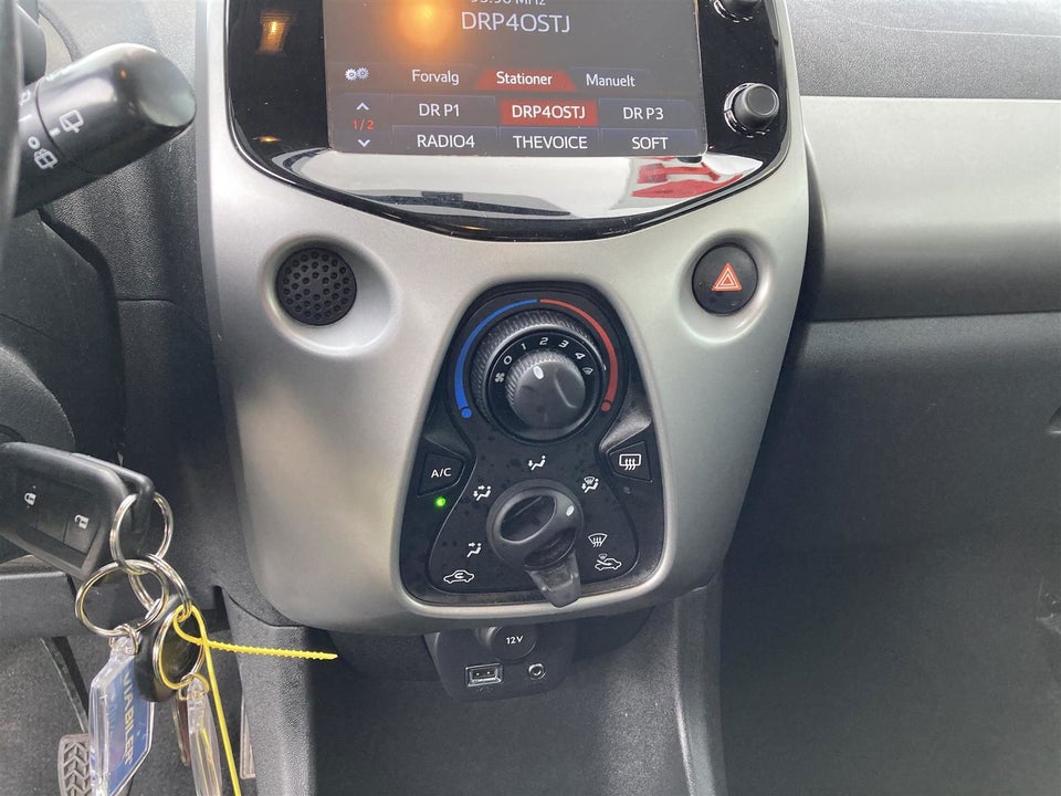 Toyota Aygo 1,0 VVT-i x-play 5d