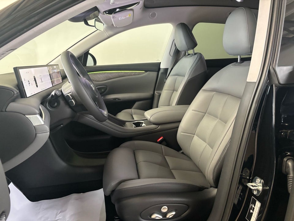 MG IM6 100 Performance AWD 5d