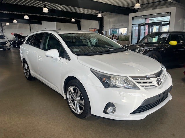 Toyota Avensis 1,8 VVT-i T2 Premium stc. 5d