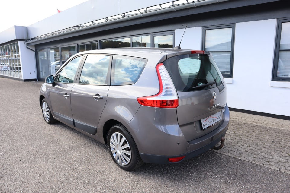 Renault Grand Scenic III 1,9 dCi 130 Dynamique 7prs 5d