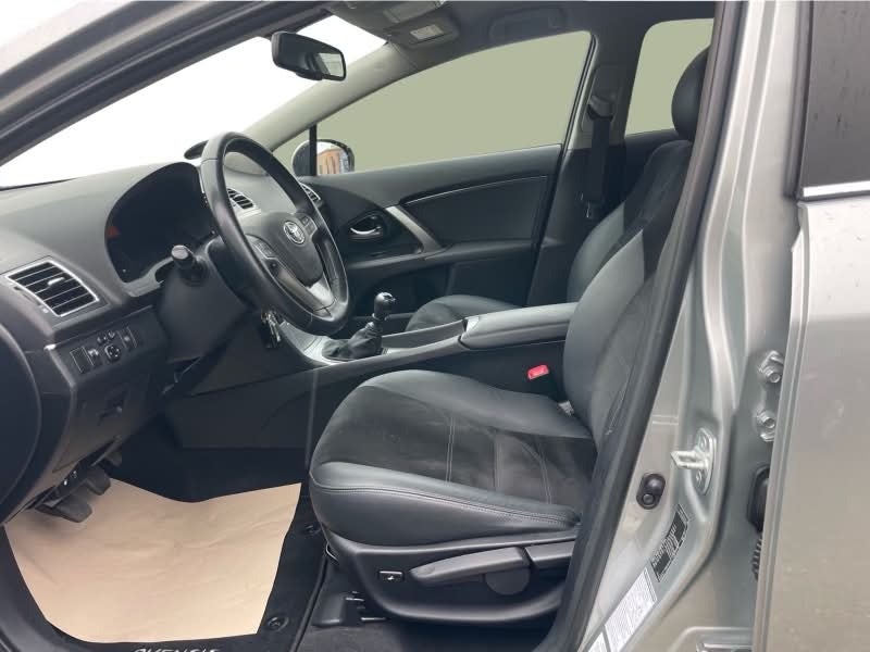Toyota Avensis 1,8 VVT-i T2 Premium stc. 5d