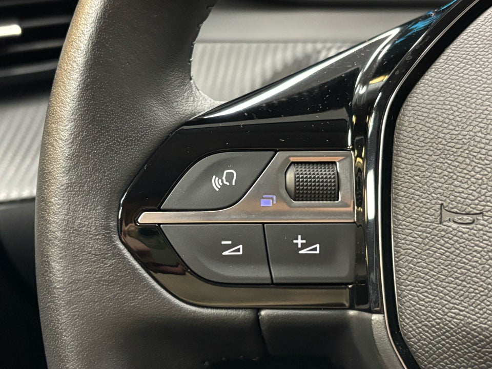 Peugeot e-208 50 Style 5d