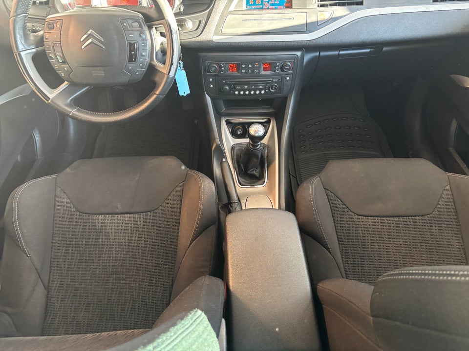 Citroën C5 2,0 HDi 140 Comfort Tourer 5d