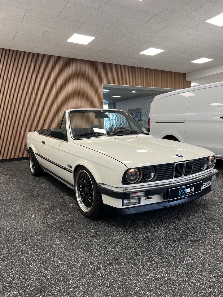 BMW 320i 2,0 Cabriolet 2d