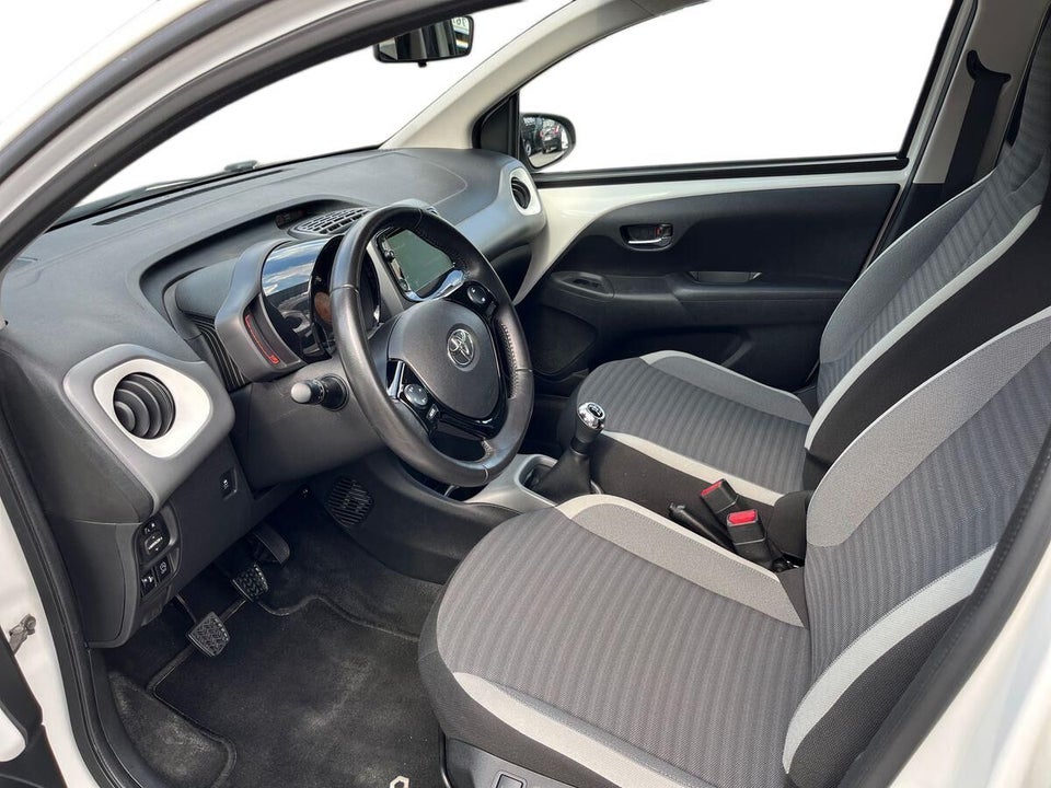 Toyota Aygo 1,0 VVT-i x-pression 5d
