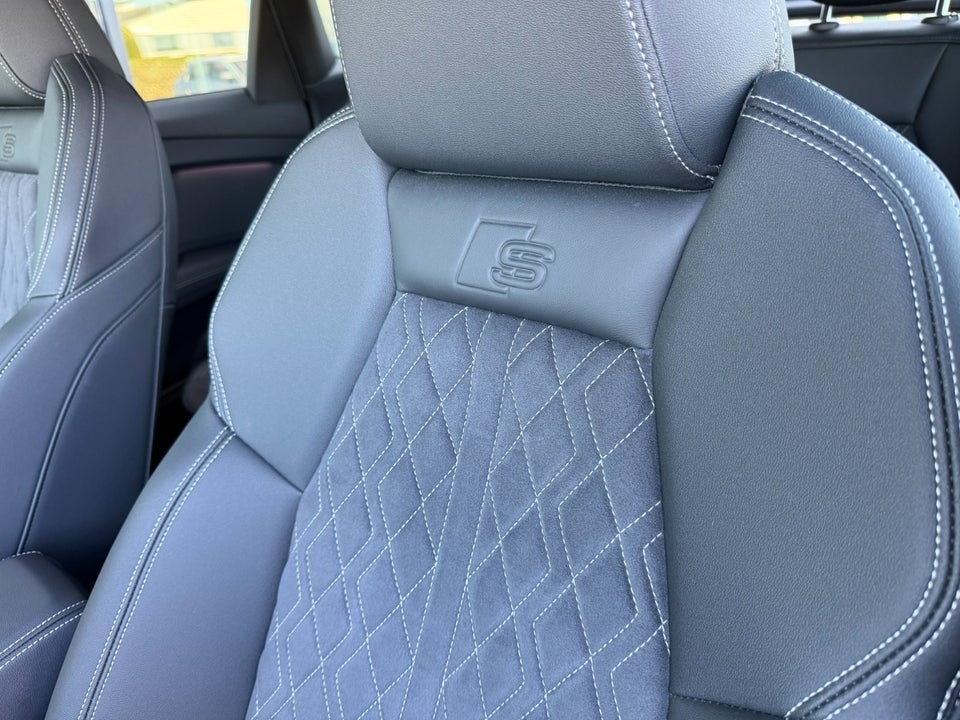 Audi Q4 e-tron 45 S-line Sportback quattro 5d