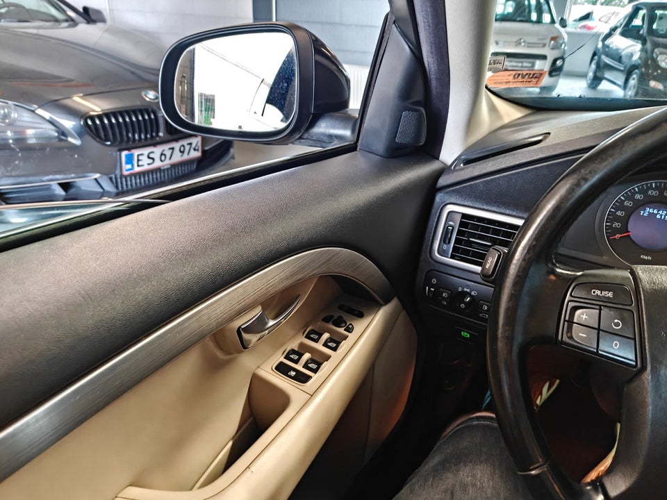 Volvo V70 2,5 T Momentum aut. 5d