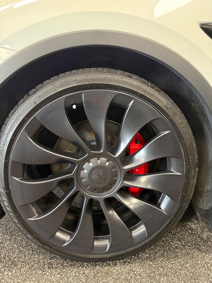Tesla Model Y Performance AWD 5d