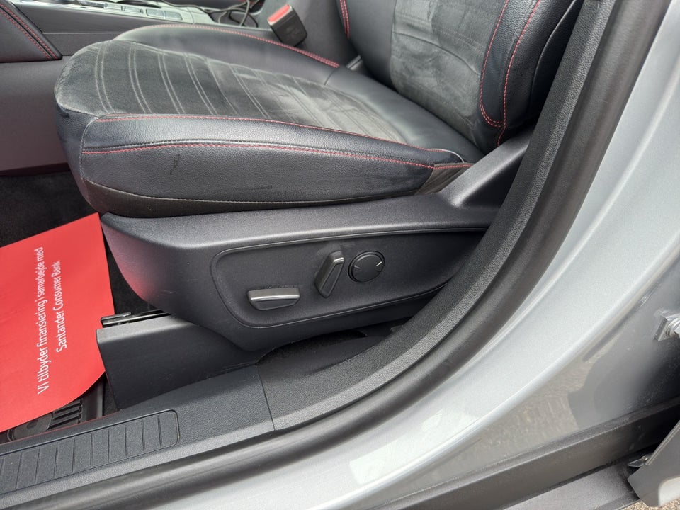 Ford Kuga 2,5 PHEV ST-Line X CVT 5d