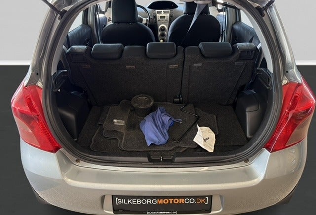 Toyota Yaris 1,3 Luna 5d