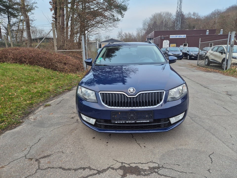 Skoda Octavia 1,6 TDi 110 Ambition Combi DSG 5d