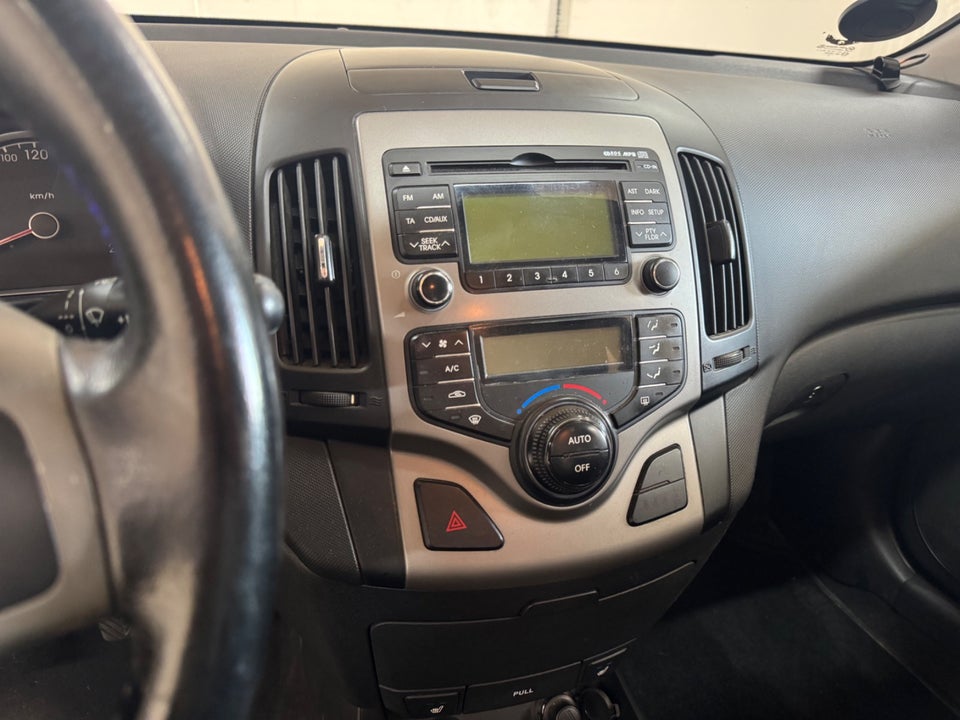 Hyundai i30 1,6 CRDi 115 Classic CW 5d