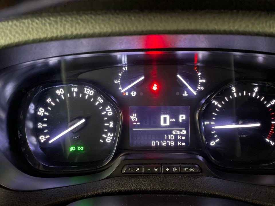 Peugeot Expert 2,0 BlueHDi 122 L3 Premium EAT8 Van