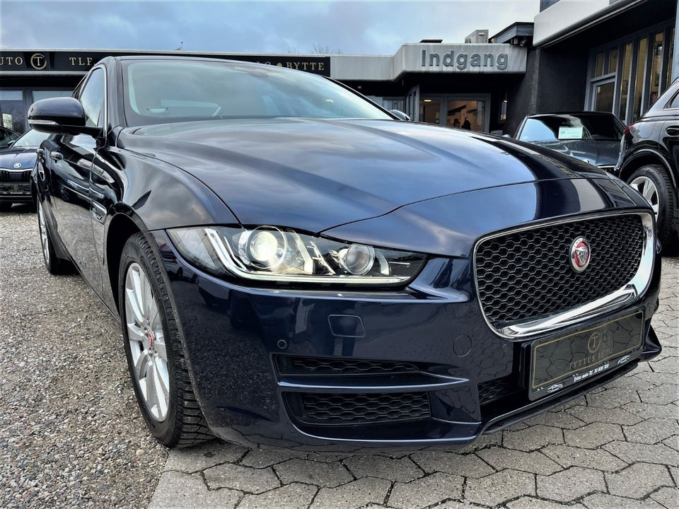 Jaguar XE 2,0 P200 Prestige aut. 4d