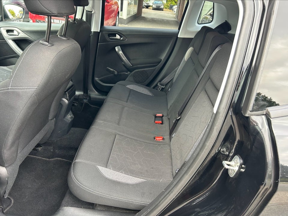 Peugeot 2008 1,2 VTi 82 Active 5d