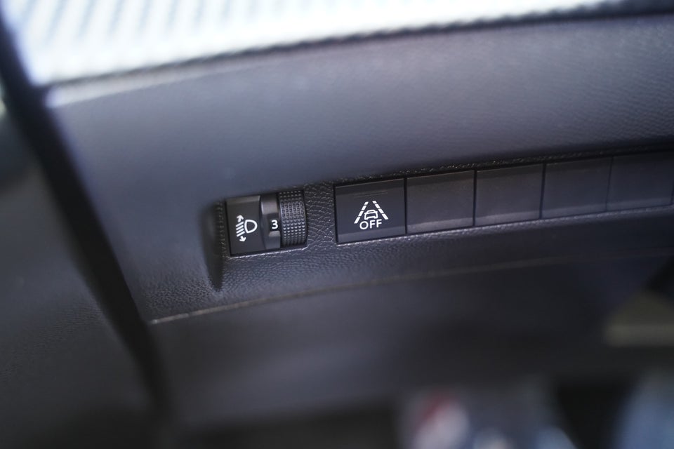 Peugeot 208 1,5 BlueHDi 100 Allure Sky 5d