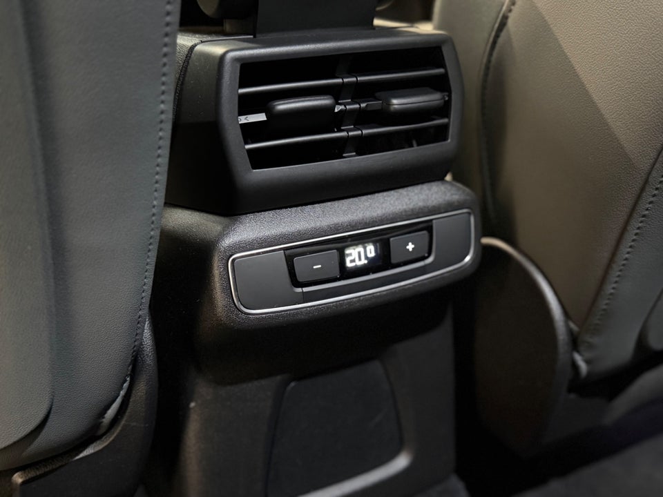 Audi Q4 e-tron 50 edition one quattro 5d