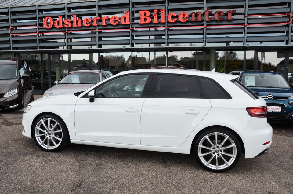 Audi A3 35 TFSi Sport Limited Sportback S-tr. 5d