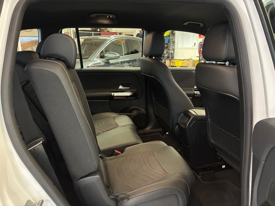 Mercedes EQB300 Progressive Advance 4Matic 5d