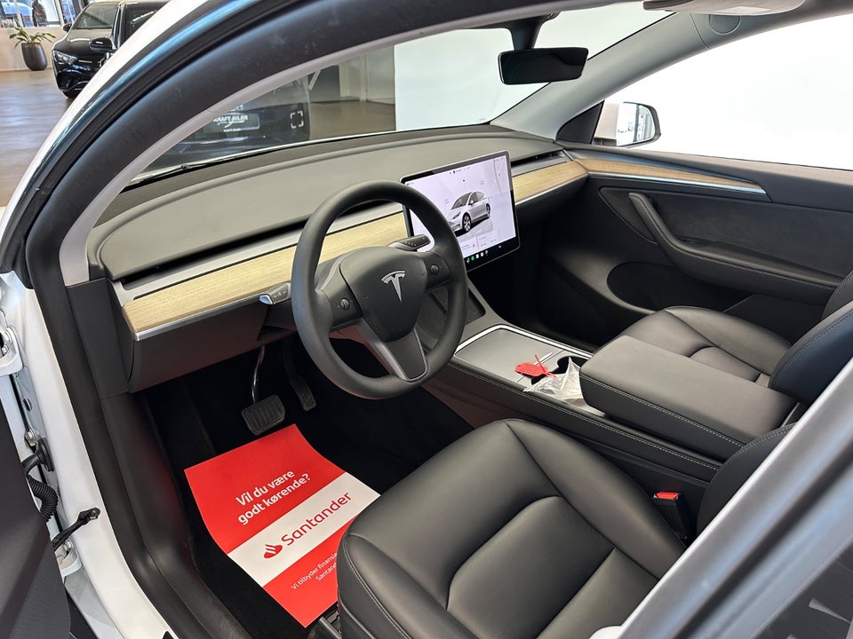 Tesla Model Y RWD 5d