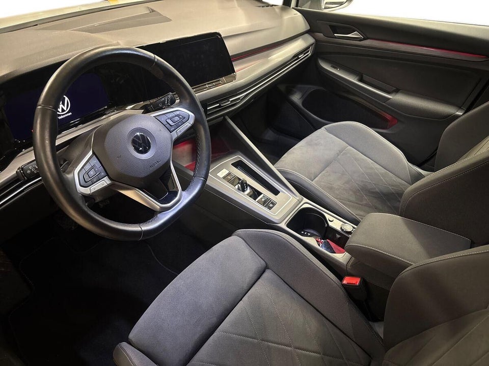 VW Golf VIII 1,4 eHybrid DSG 5d