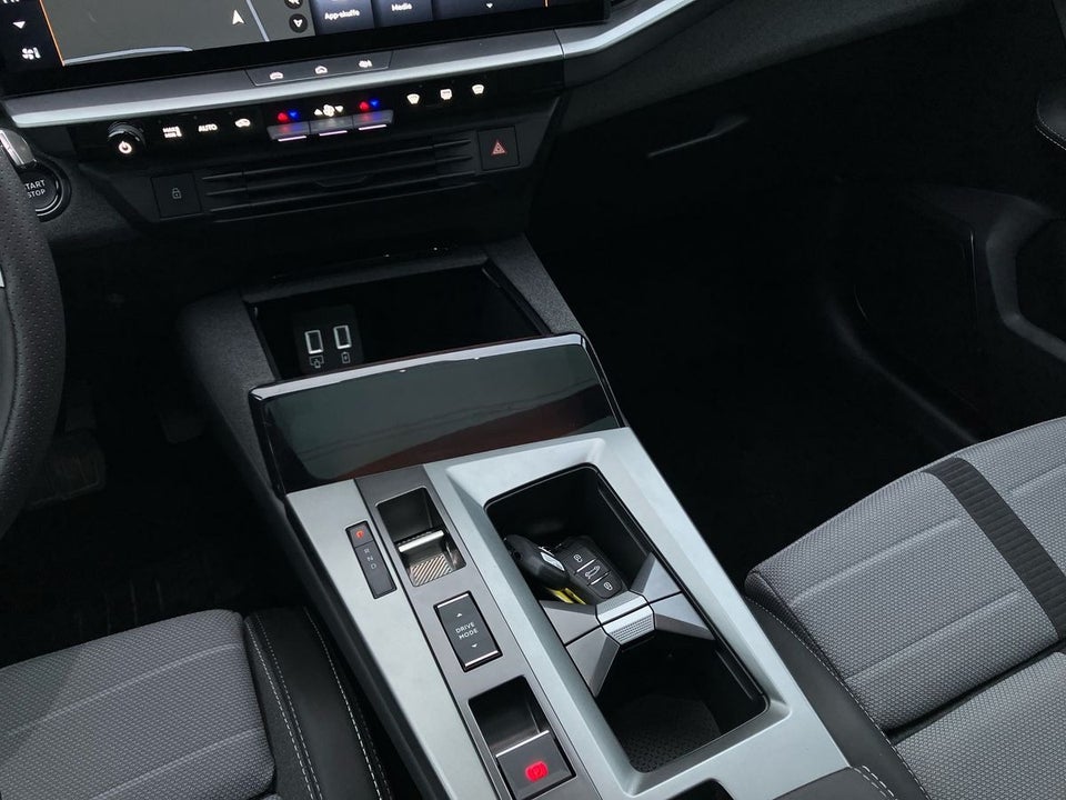 Opel Grandland-e 73 GS Sky 5d