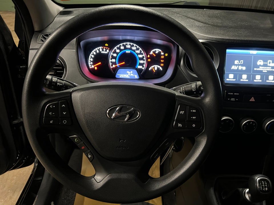 Hyundai i10 1,0 Touch 5d