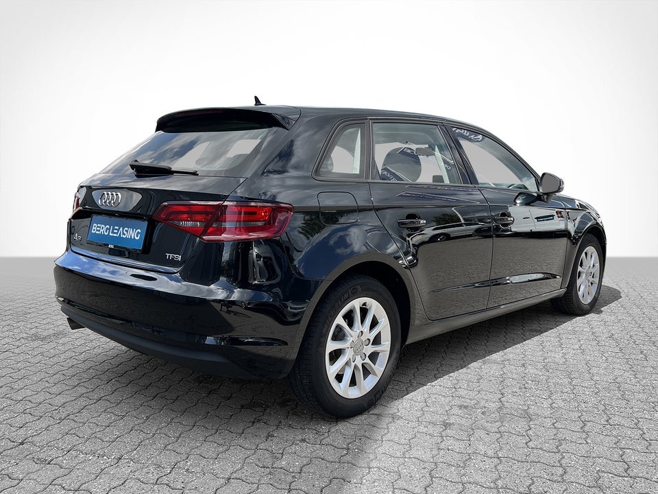 Audi A3 1,2 TFSi 110 Attraction Sportback 5d