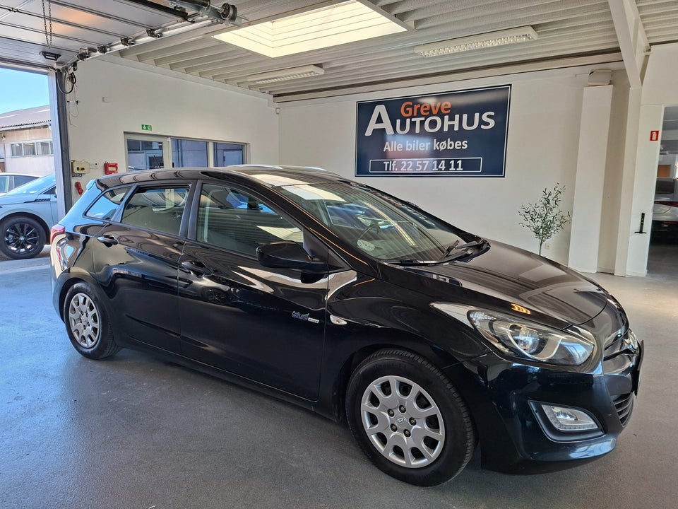 Hyundai i30 1,6 CRDi 110 Comfort CW Eco 5d