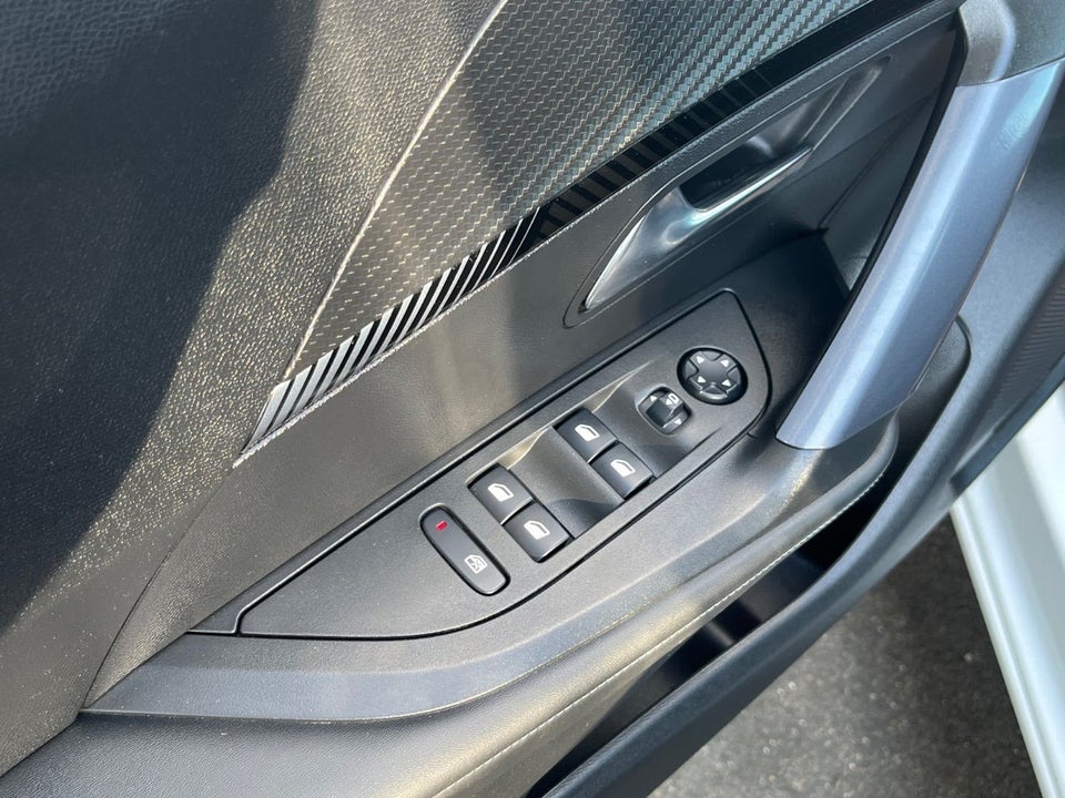 Peugeot 2008 1,5 BlueHDi 100 Allure Pack 5d