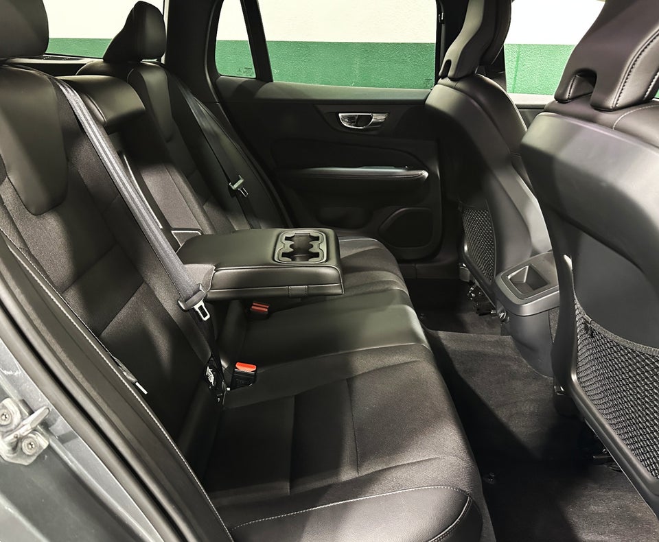 Volvo V60 2,0 T4 190 Momentum aut. 5d