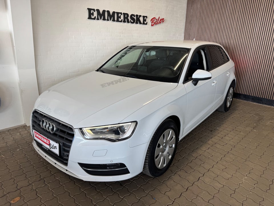 Audi A3 1,6 TDi 110 Attraction 4d