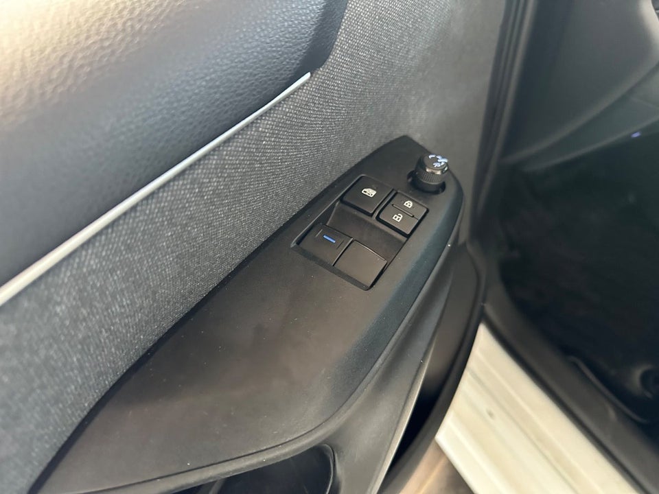 Toyota Yaris 1,0 Essential Van 5d