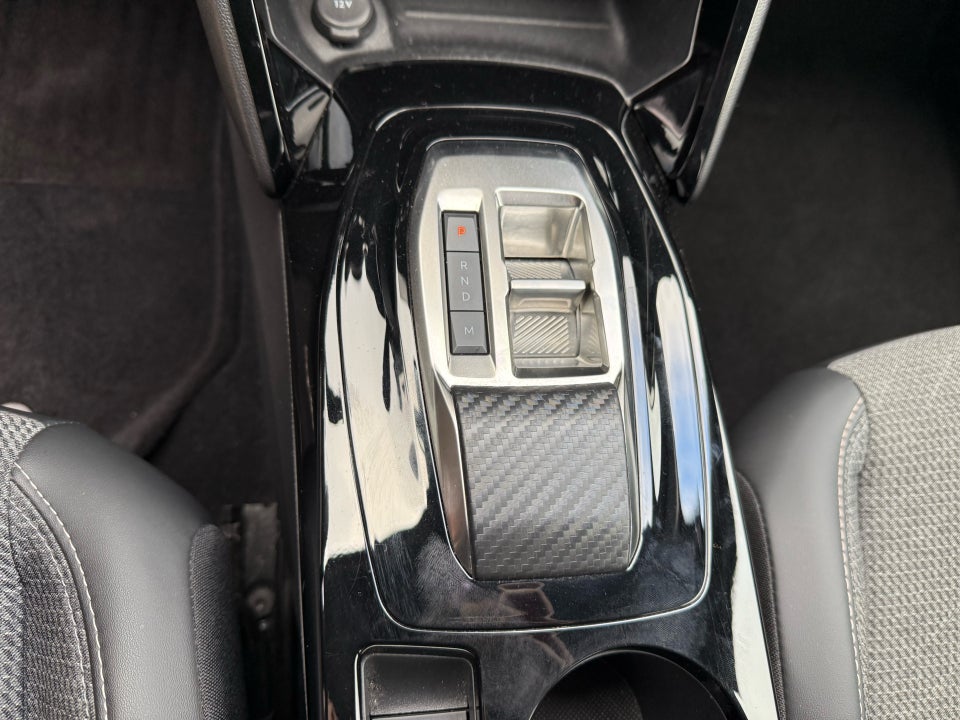 Peugeot 2008 1,2 PureTech 130 First Selection EAT8 5d