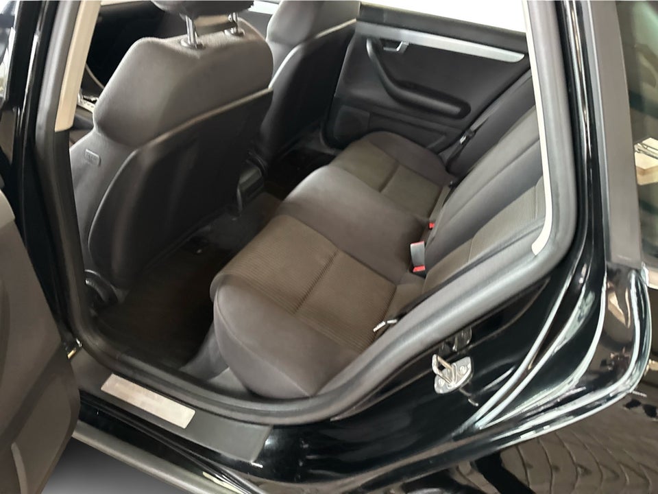 Audi A4 1,8 T 163 Multitr. 4d