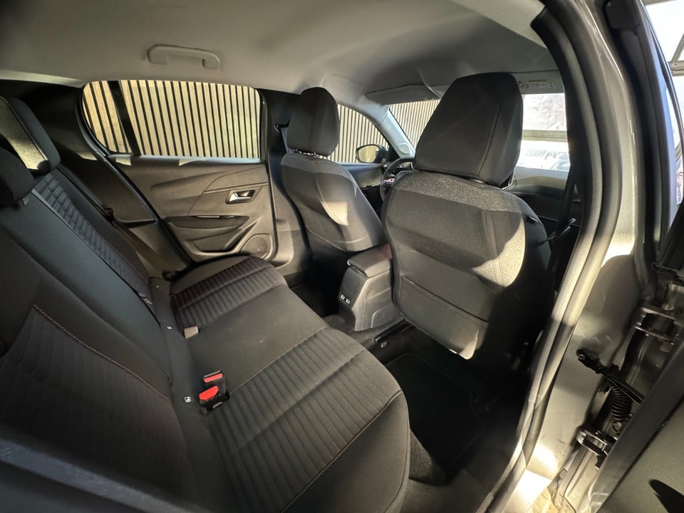 Peugeot e-208 50 Active 5d
