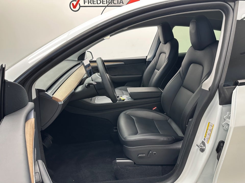 Tesla Model Y RWD 5d