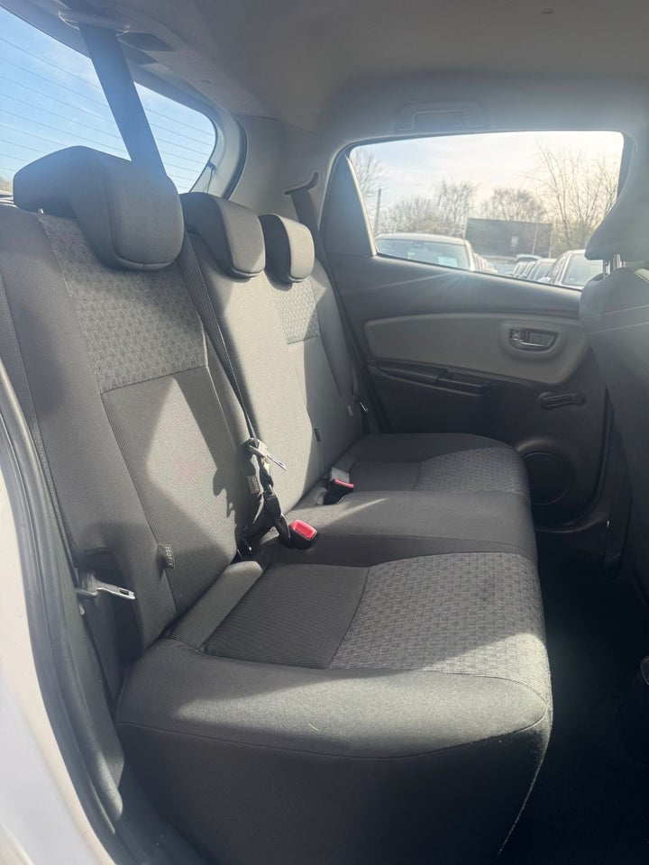 Toyota Yaris 1,0 VVT-i T2 Premium 5d