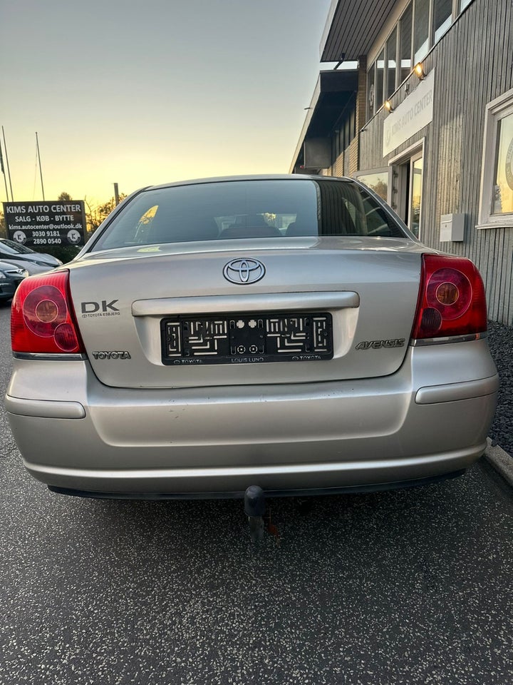 Toyota Avensis 1,8 VVT-i Sol 5d