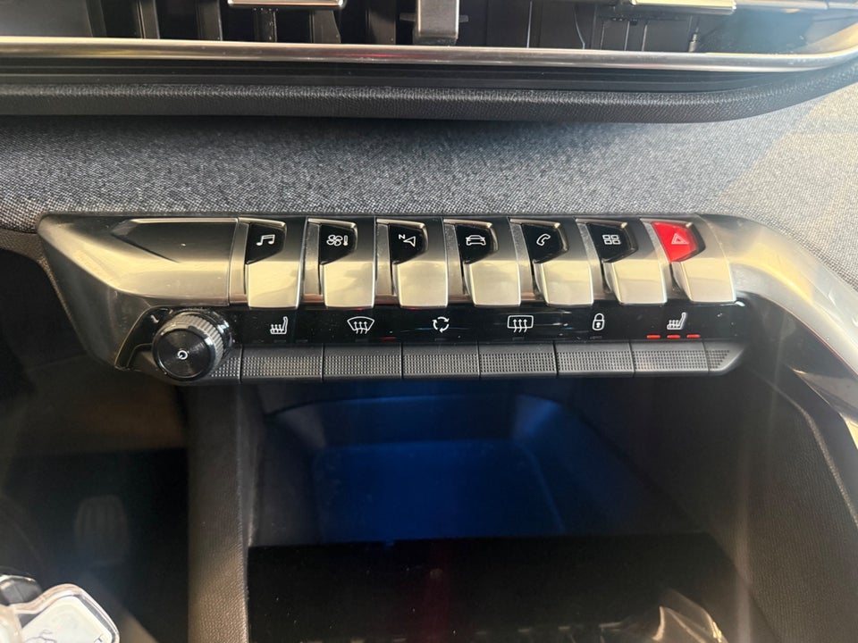 Peugeot 5008 1,2 e-THP 130 Allure 7prs 5d